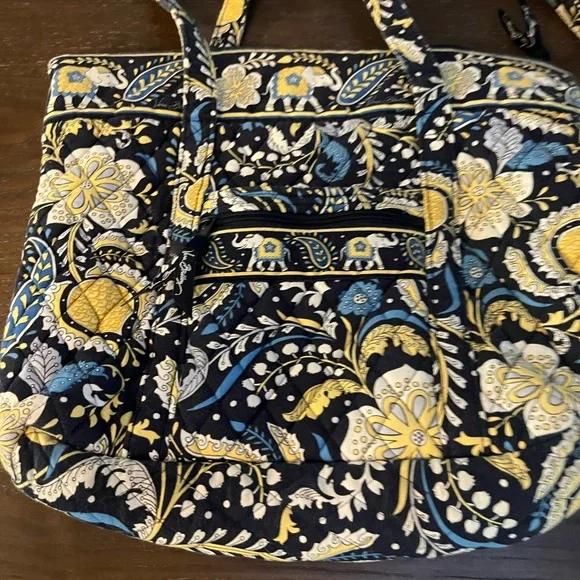 Vera Bradley, Tote in Retired Ellie Blue - Picture 10 of 12